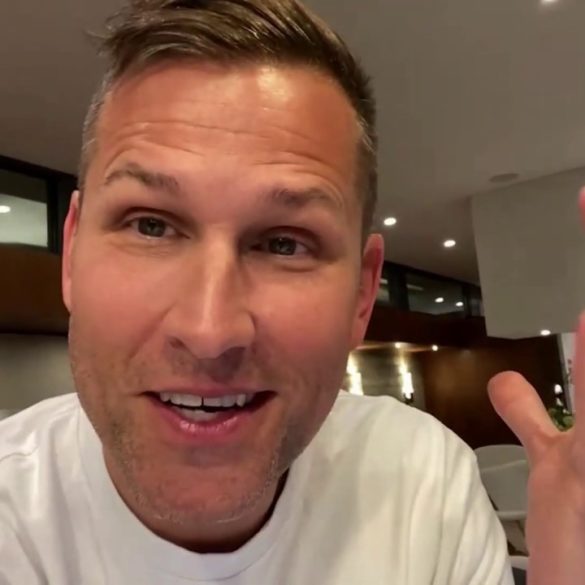 (WATCH) Kaskade - EDC Las Vegas Virtual Rave-A-Thon (May 16, 2020)