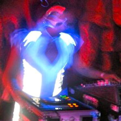 Arrow Chrome : Black-n-Light Ball 2011 - House and Techno Tuesdays